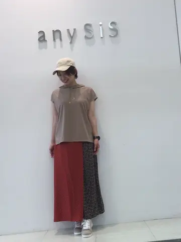 ANY SIS スタッフ コーディネート画像