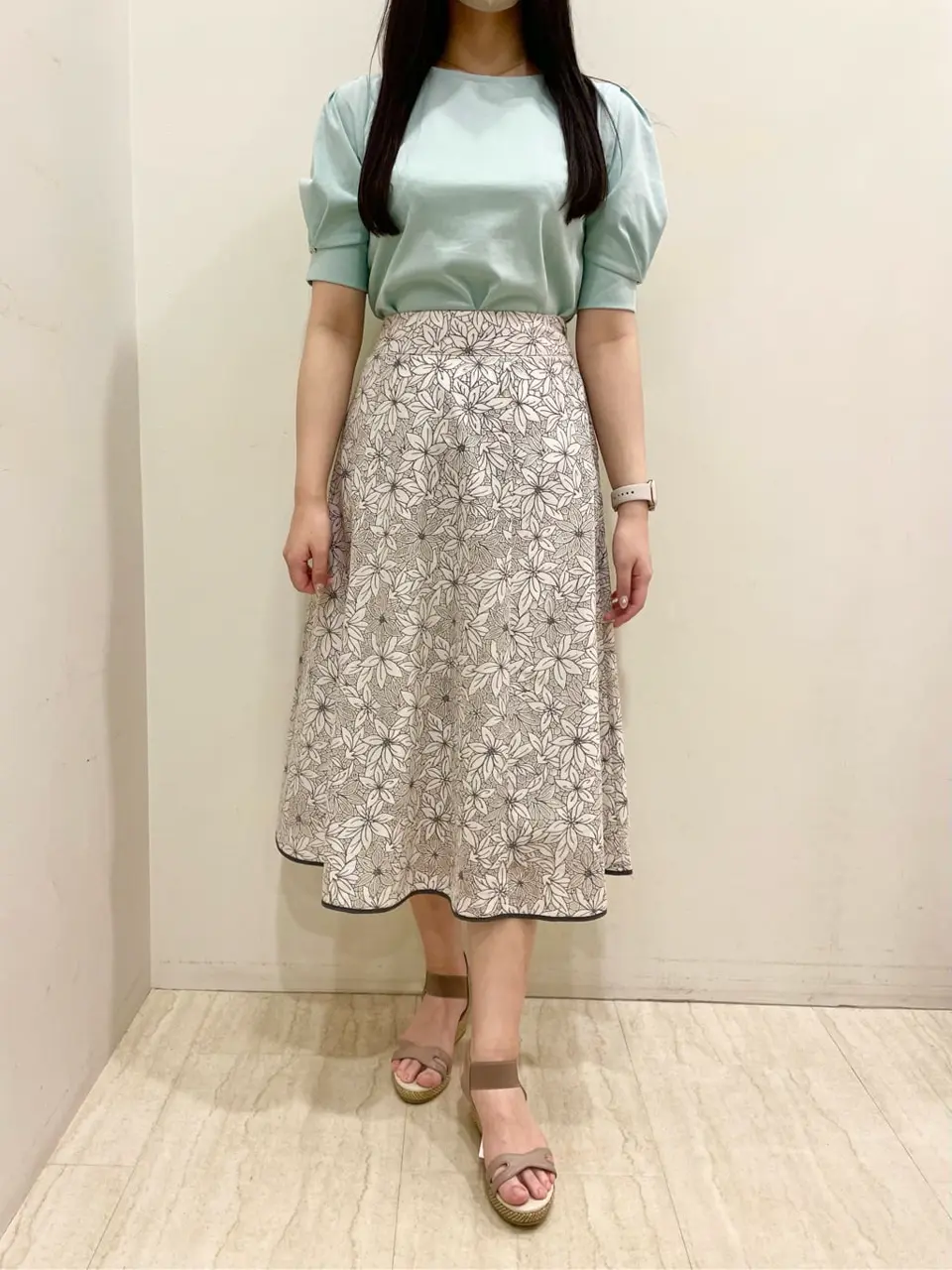 ANY SIS スタッフ コーディネート画像