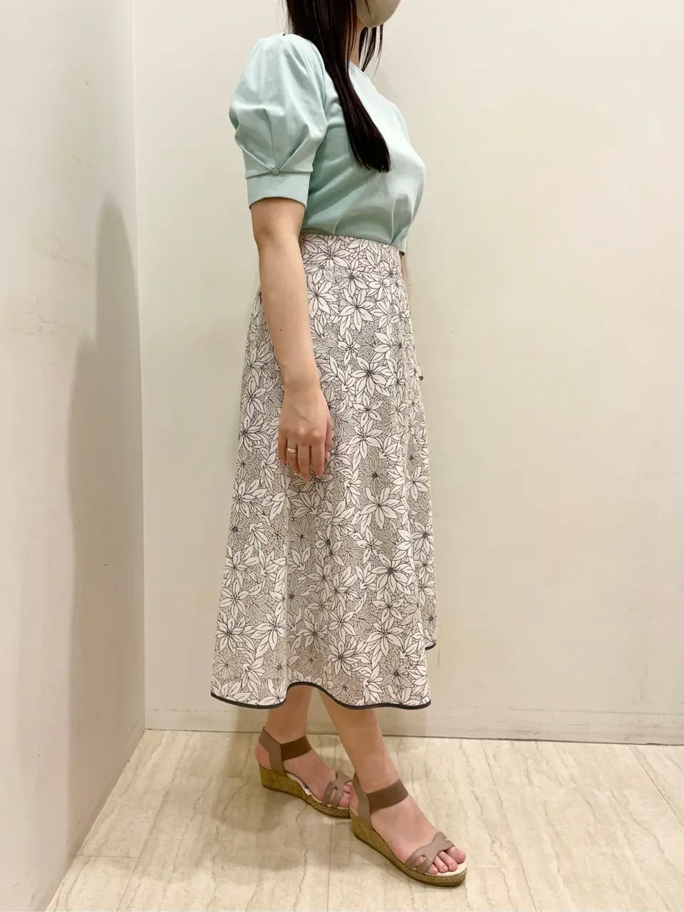 ANY SIS スタッフ コーディネート画像