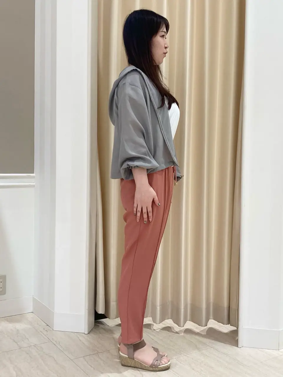 ANY SIS スタッフ コーディネート画像