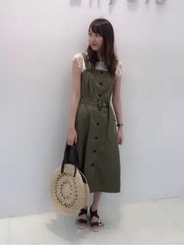 ANY SIS スタッフ コーディネート画像