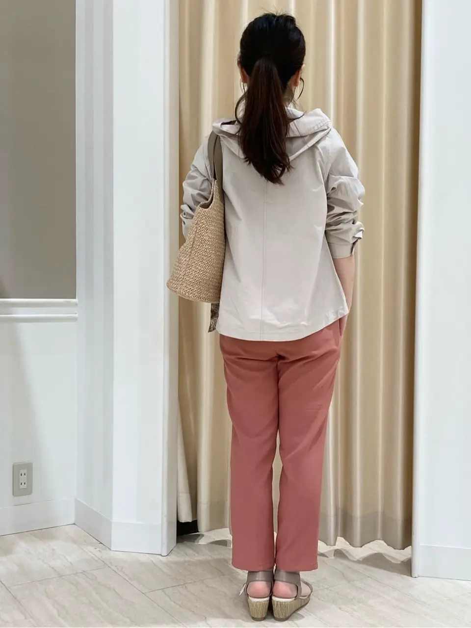 ANY SIS スタッフ コーディネート画像