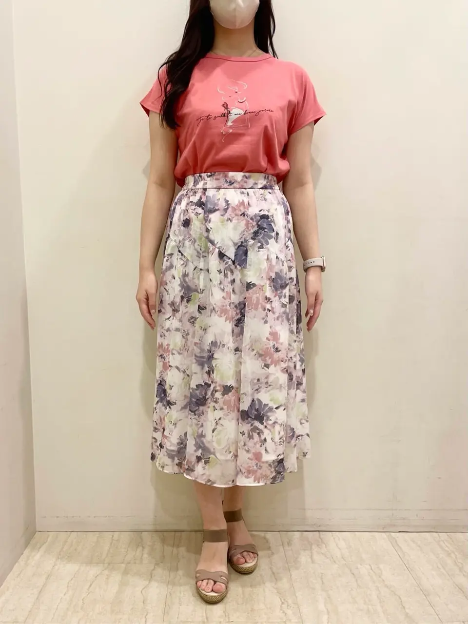 ANY SIS スタッフ コーディネート画像