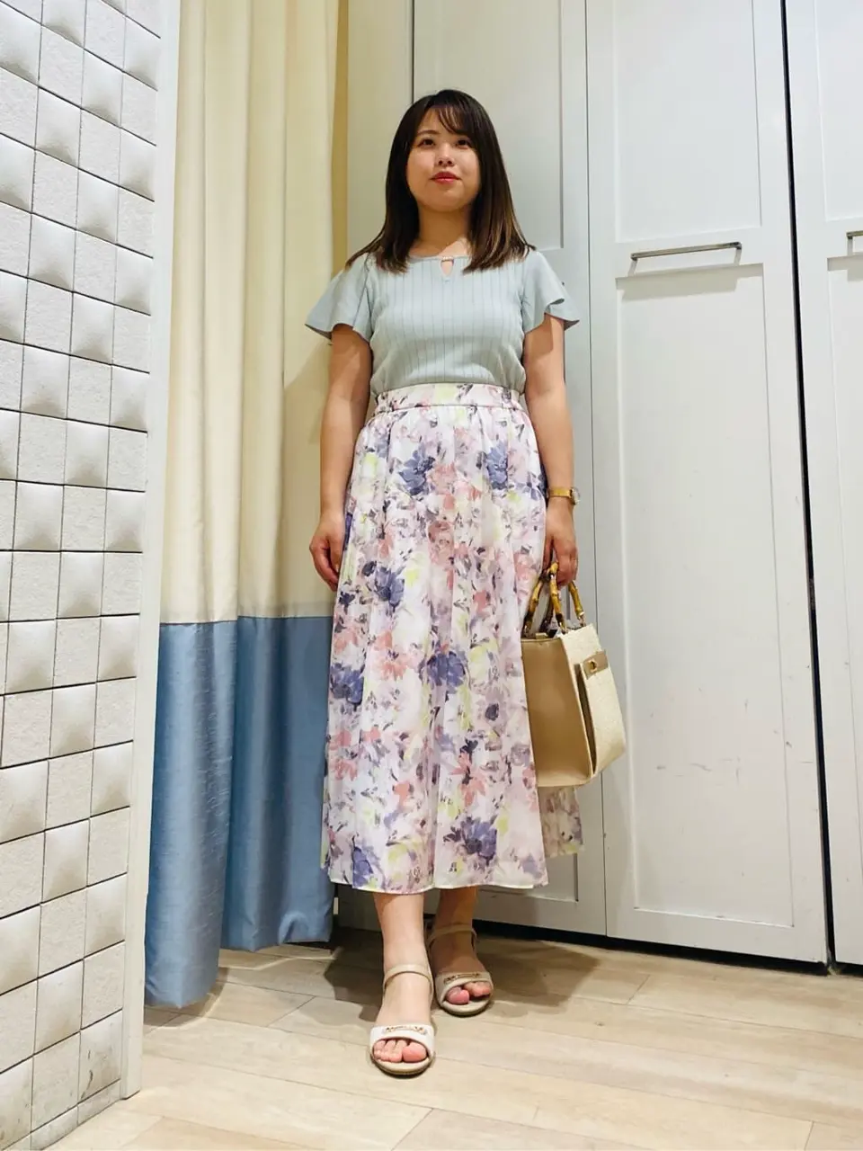 ANY SIS スタッフ コーディネート画像