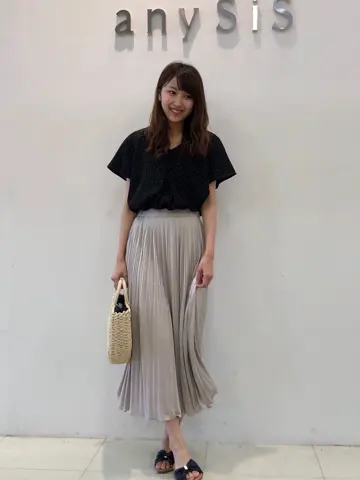 ANY SIS スタッフ コーディネート画像