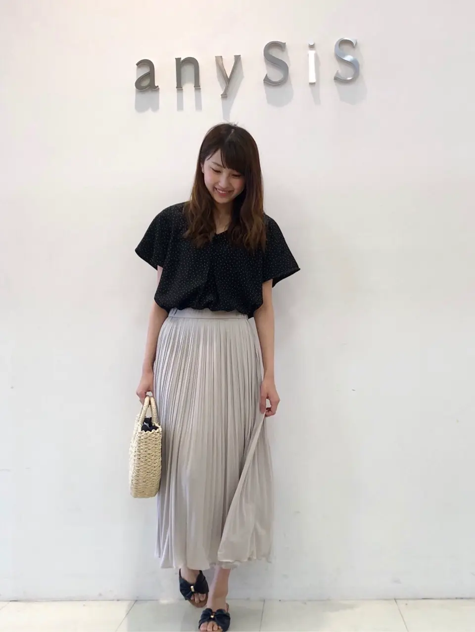 ANY SIS スタッフ コーディネート画像