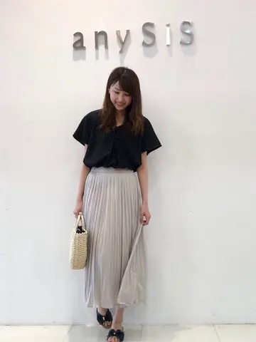 ANY SIS スタッフ コーディネート画像