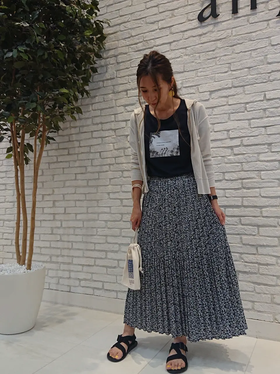 ANY SIS 東海林 コーディネート画像