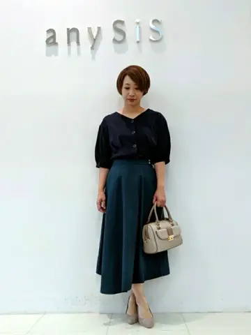 ANY SIS スタッフ コーディネート画像