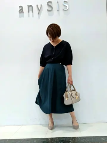 ANY SIS スタッフ コーディネート画像
