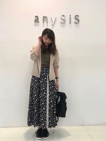 ANY SIS スタッフ コーディネート画像