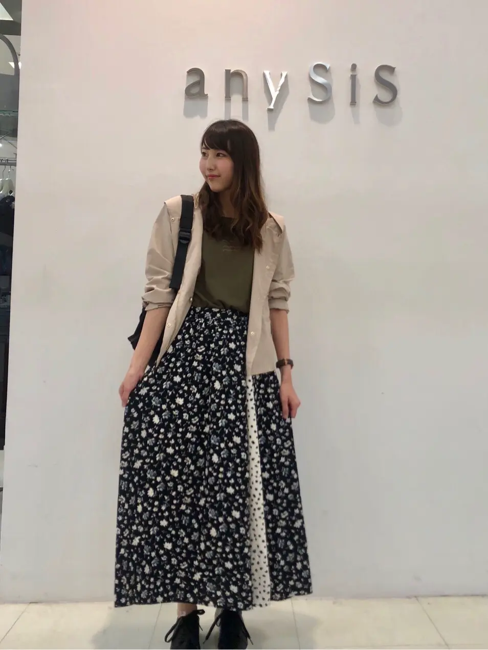 ANY SIS スタッフ コーディネート画像