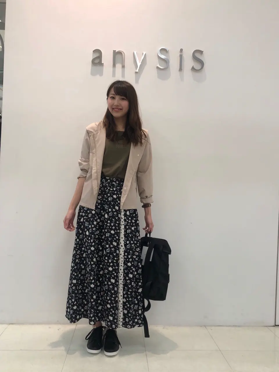 ANY SIS スタッフ コーディネート画像