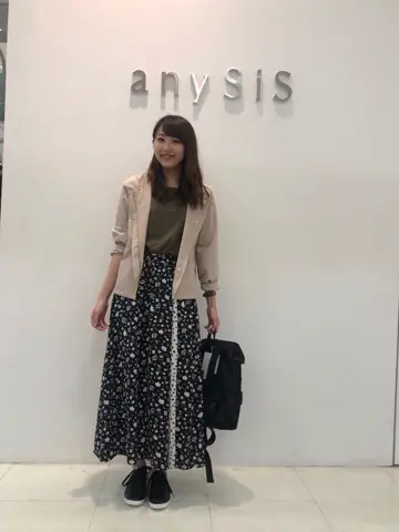ANY SIS スタッフ コーディネート画像