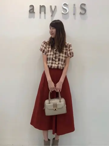 ANY SIS スタッフ コーディネート画像
