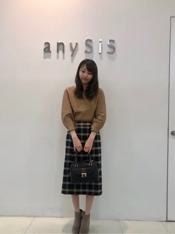 ANY SIS スタッフ コーディネート画像