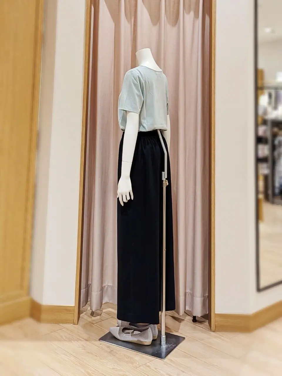 ANY SIS 岩田 コーディネート画像