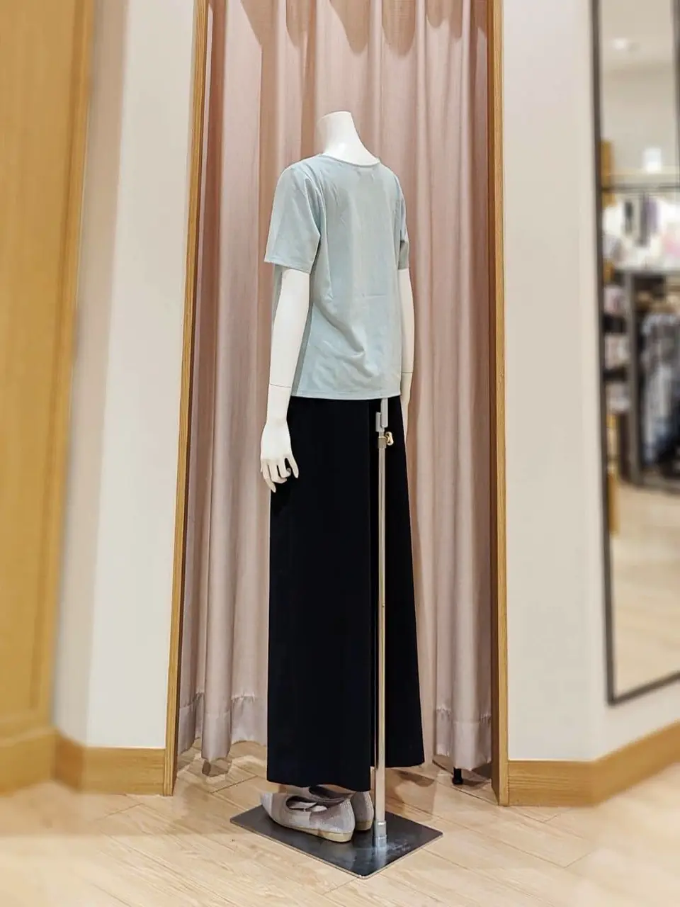 ANY SIS 岩田 コーディネート画像