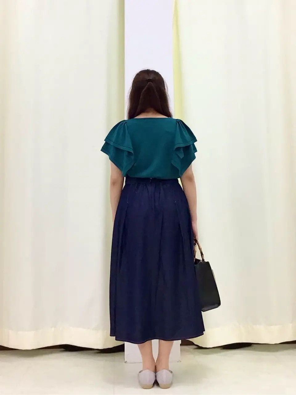 ANY SIS スタッフ コーディネート画像