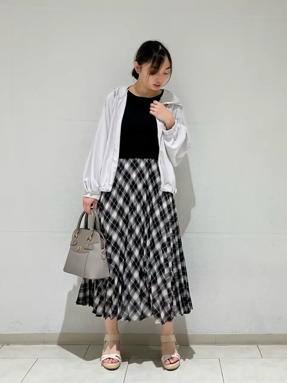 ANY SIS 村上 コーディネート画像