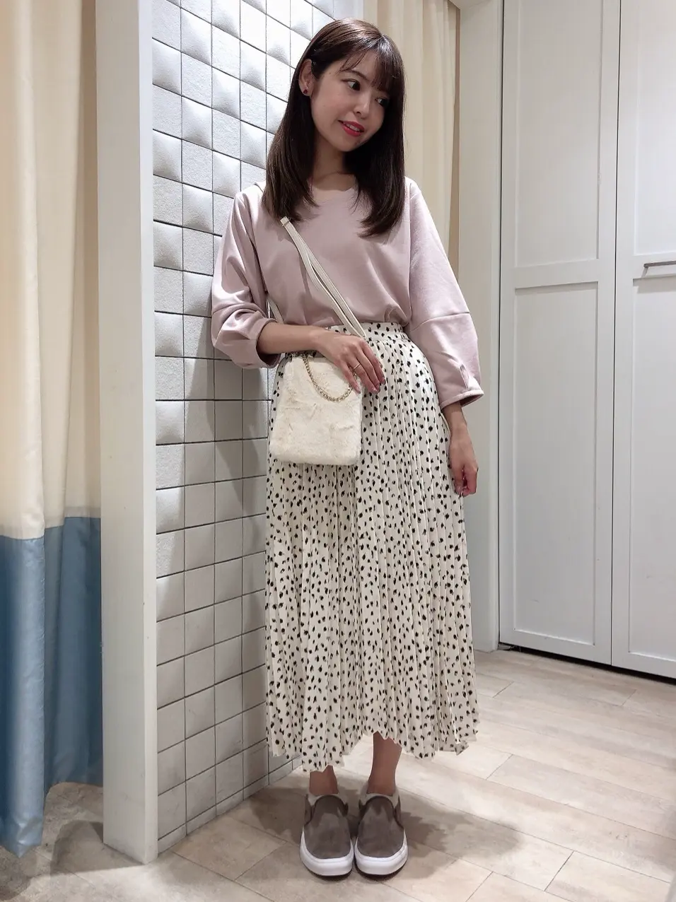 ANY SIS スタッフ コーディネート画像