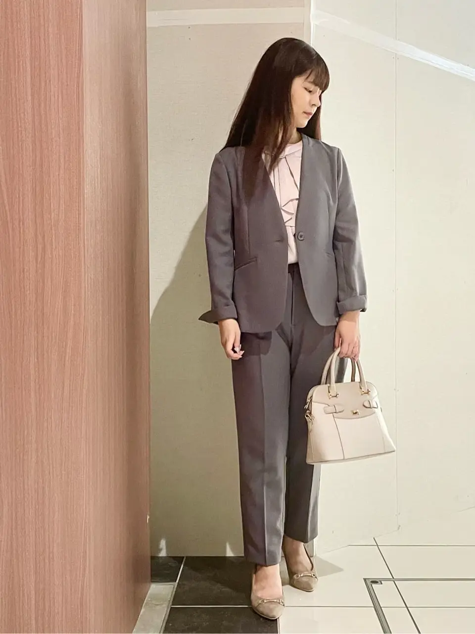 ANY SIS スタッフ コーディネート画像