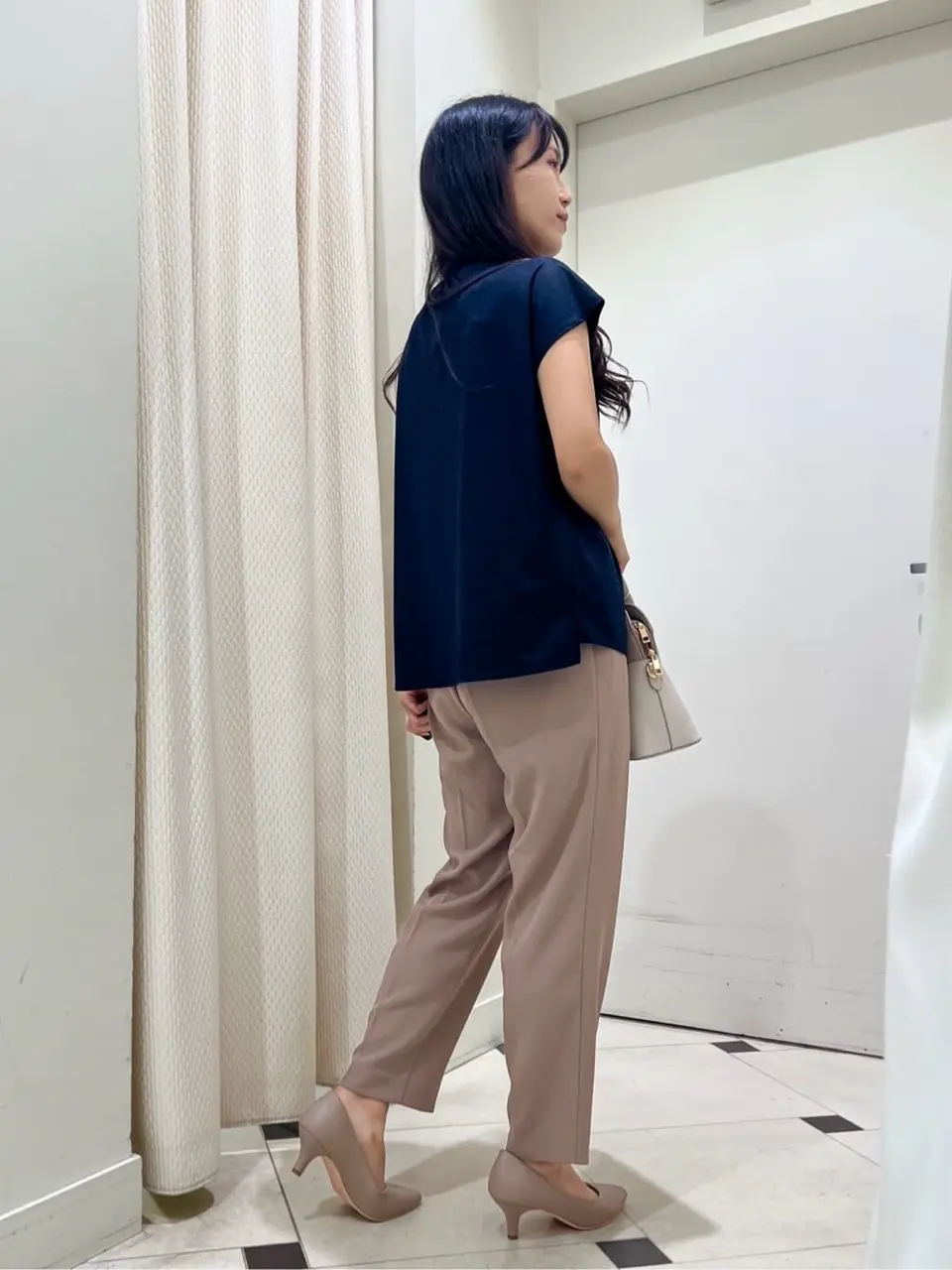 ANY SIS スタッフ コーディネート画像