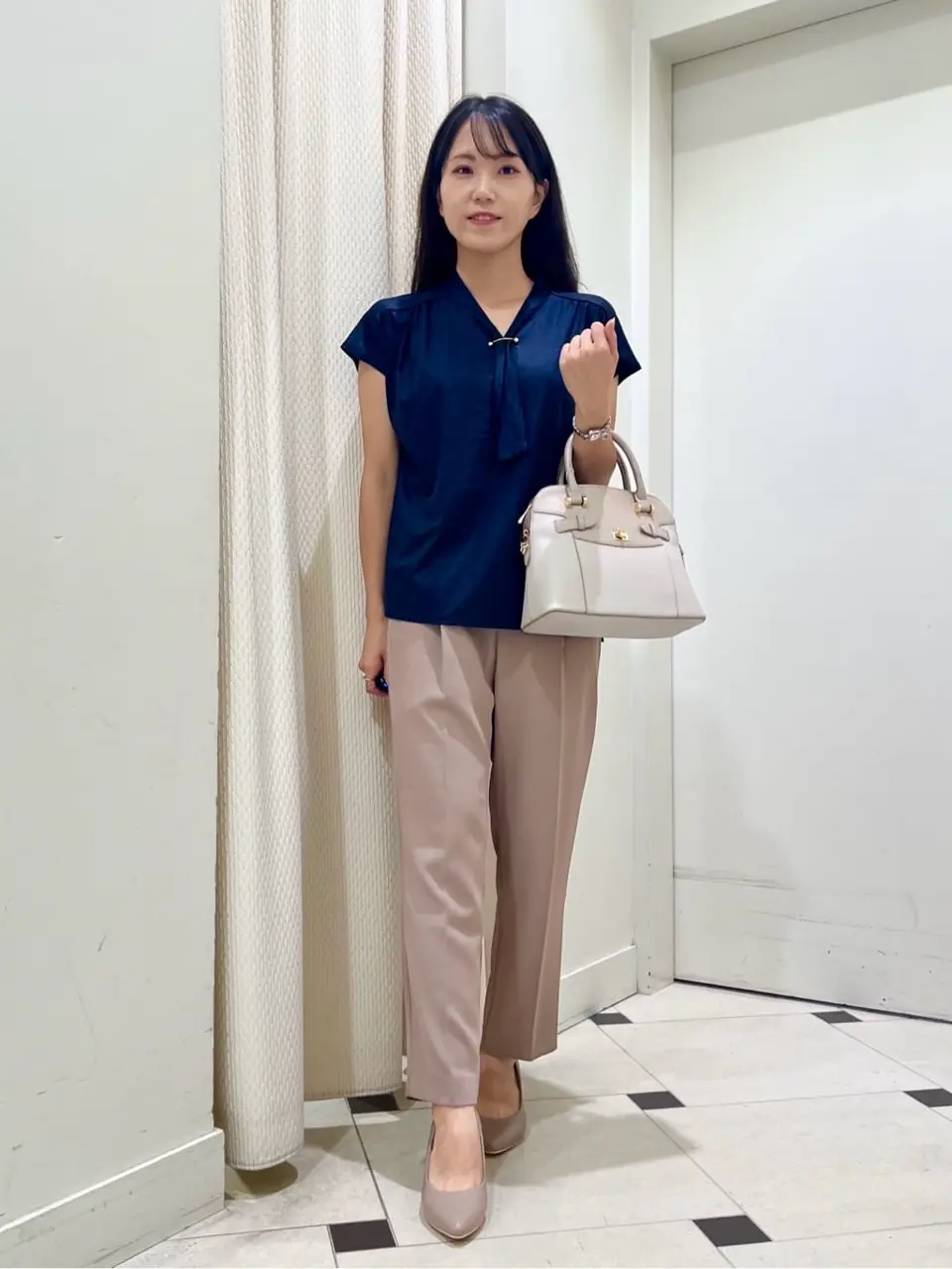 ANY SIS スタッフ コーディネート画像