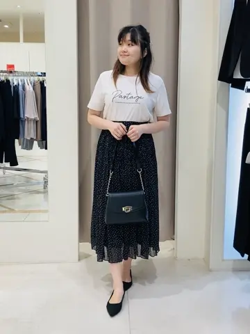 ANY SIS 川根　彩 コーディネート画像