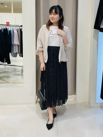 ANY SIS 川根　彩 コーディネート画像