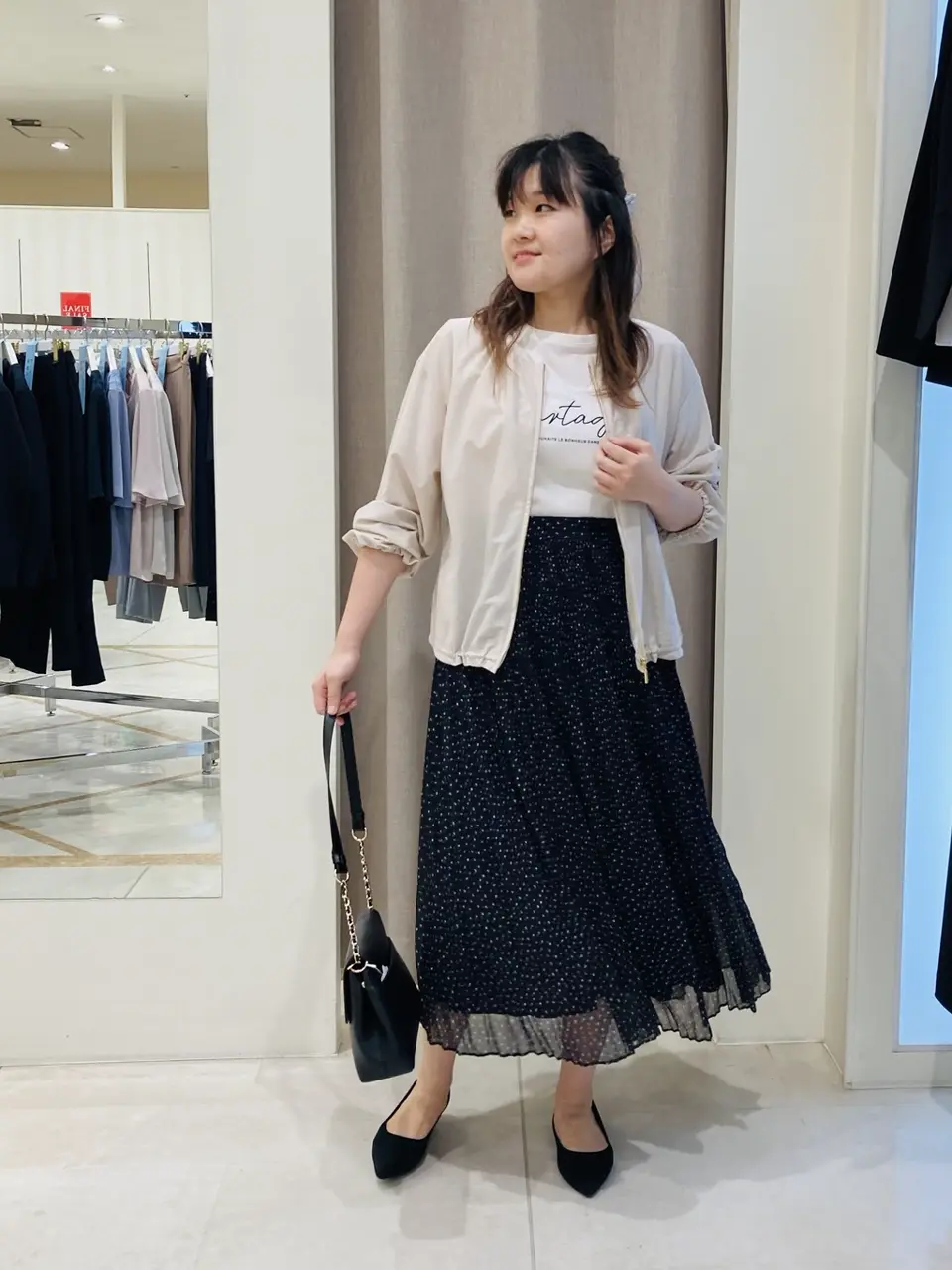 ANY SIS 川根　彩 コーディネート画像