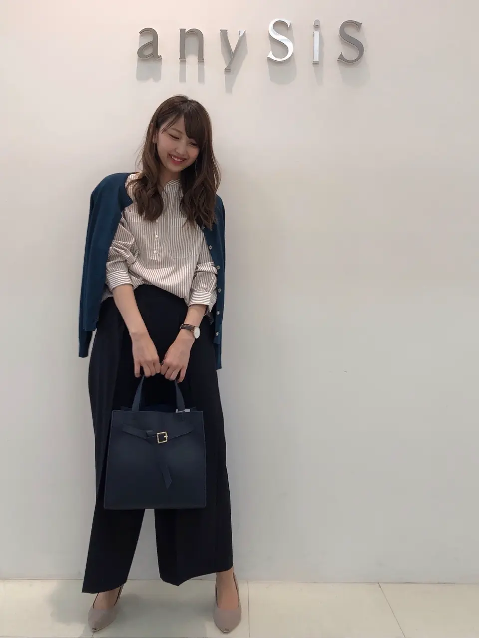 ANY SIS スタッフ コーディネート画像