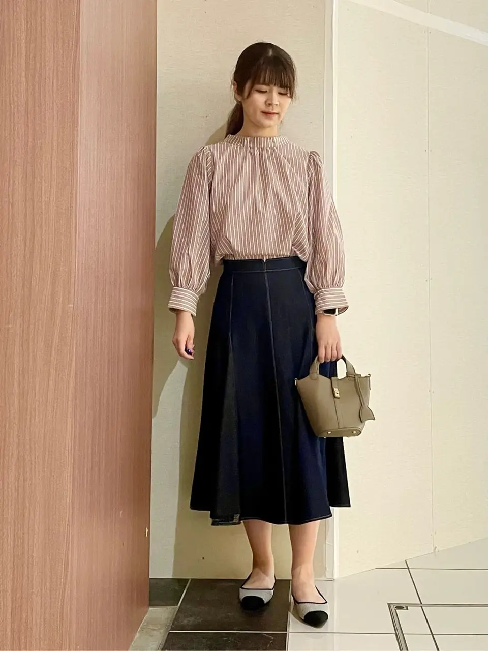 ANY SIS スタッフ コーディネート画像