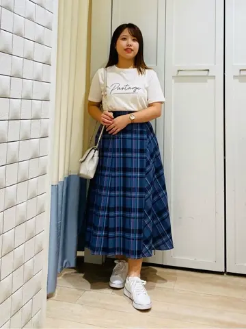 ANY SIS スタッフ コーディネート画像