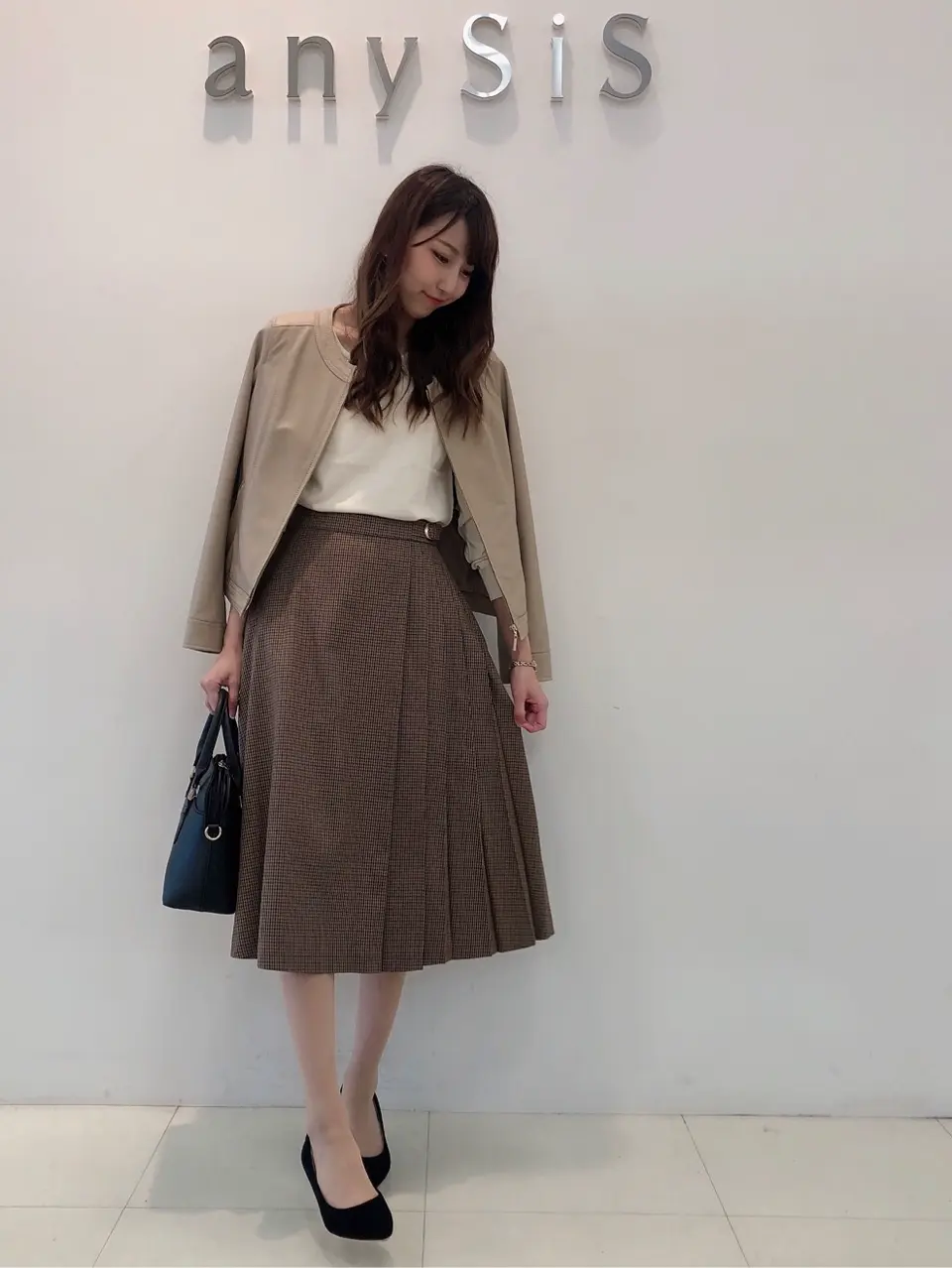 ANY SIS スタッフ コーディネート画像