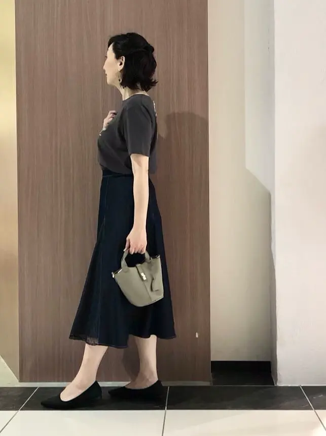 ANY SIS スタッフ コーディネート画像