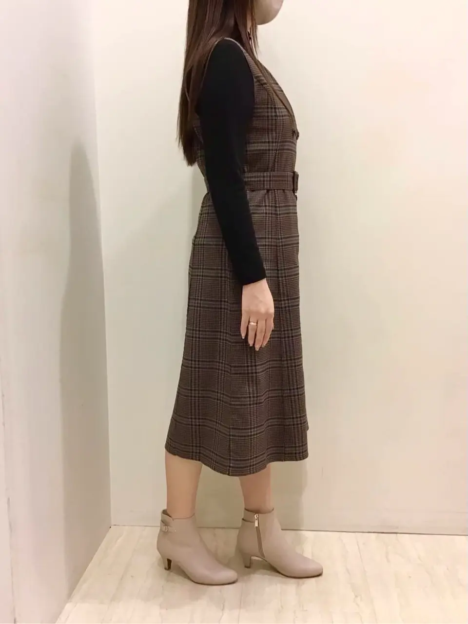 ANY SIS スタッフ コーディネート画像