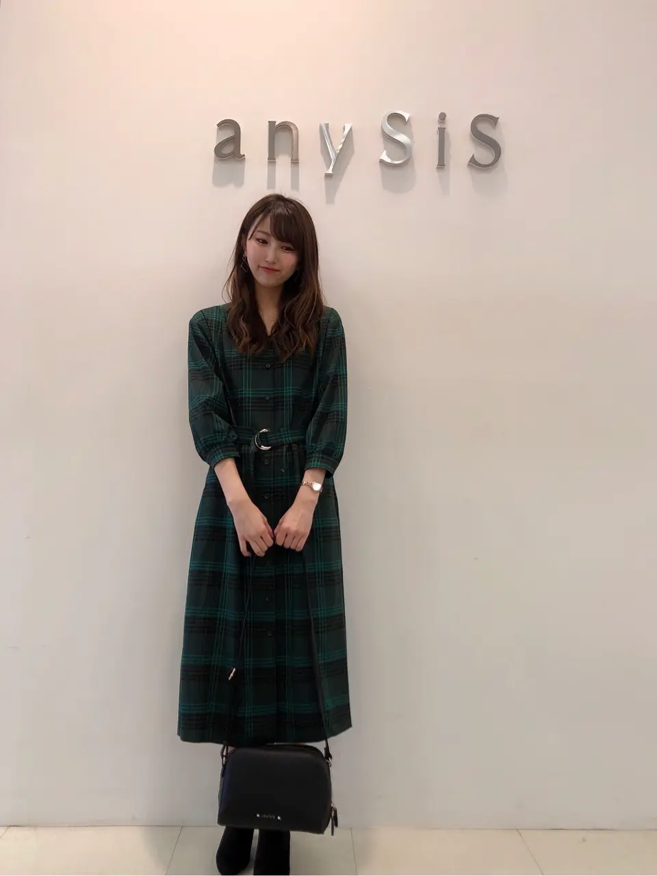 ANY SIS スタッフ コーディネート画像