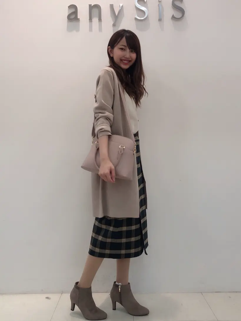 ANY SIS スタッフ コーディネート画像