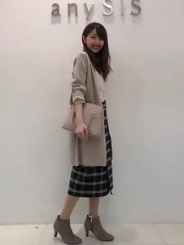 ANY SIS スタッフ コーディネート画像