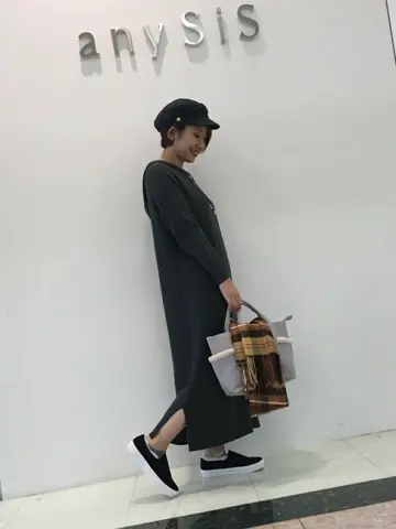 ANY SIS スタッフ コーディネート画像