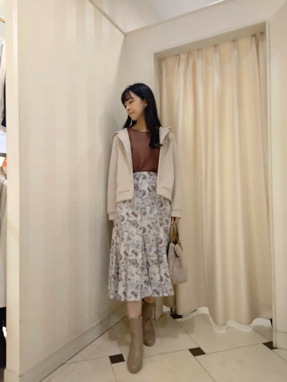 ANY SIS スタッフ コーディネート画像