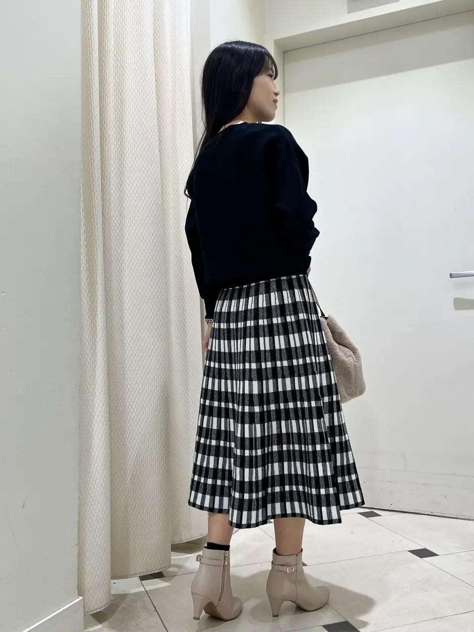 ANY SIS スタッフ コーディネート画像