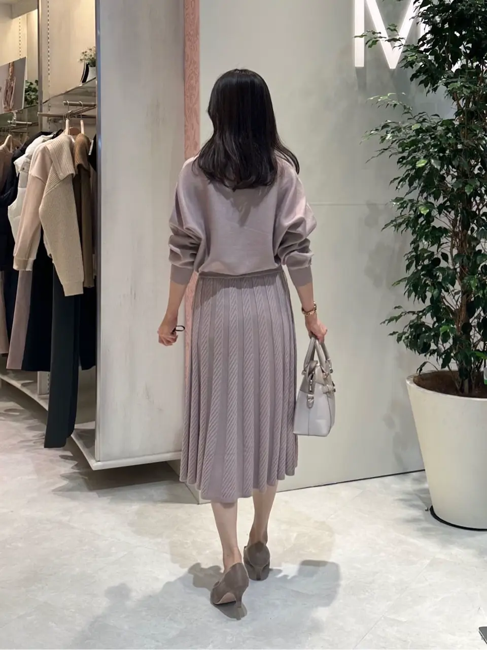 ANY SIS みぃ コーディネート画像