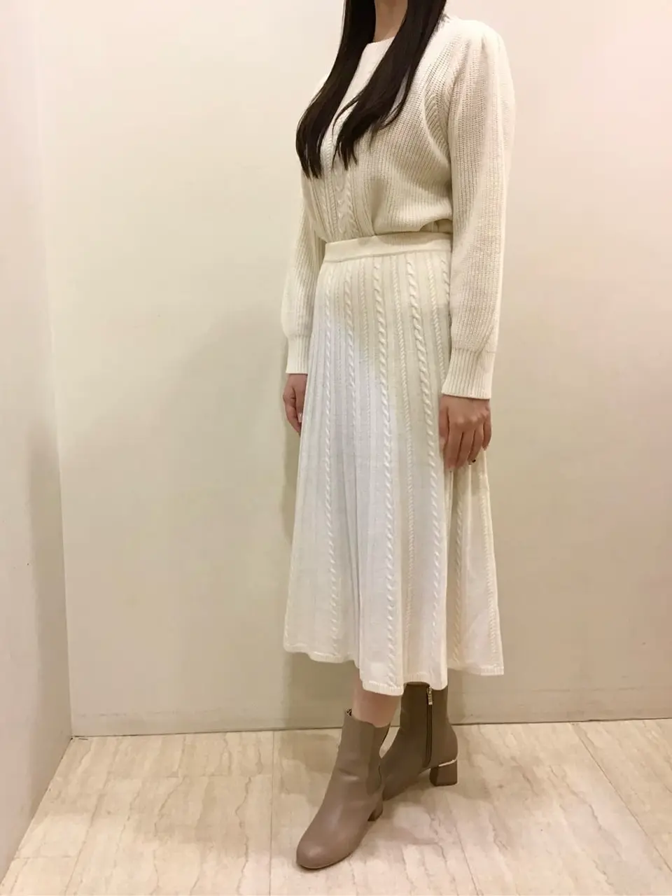 ANY SIS スタッフ コーディネート画像