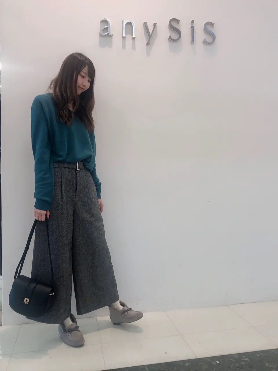 ANY SIS スタッフ コーディネート画像