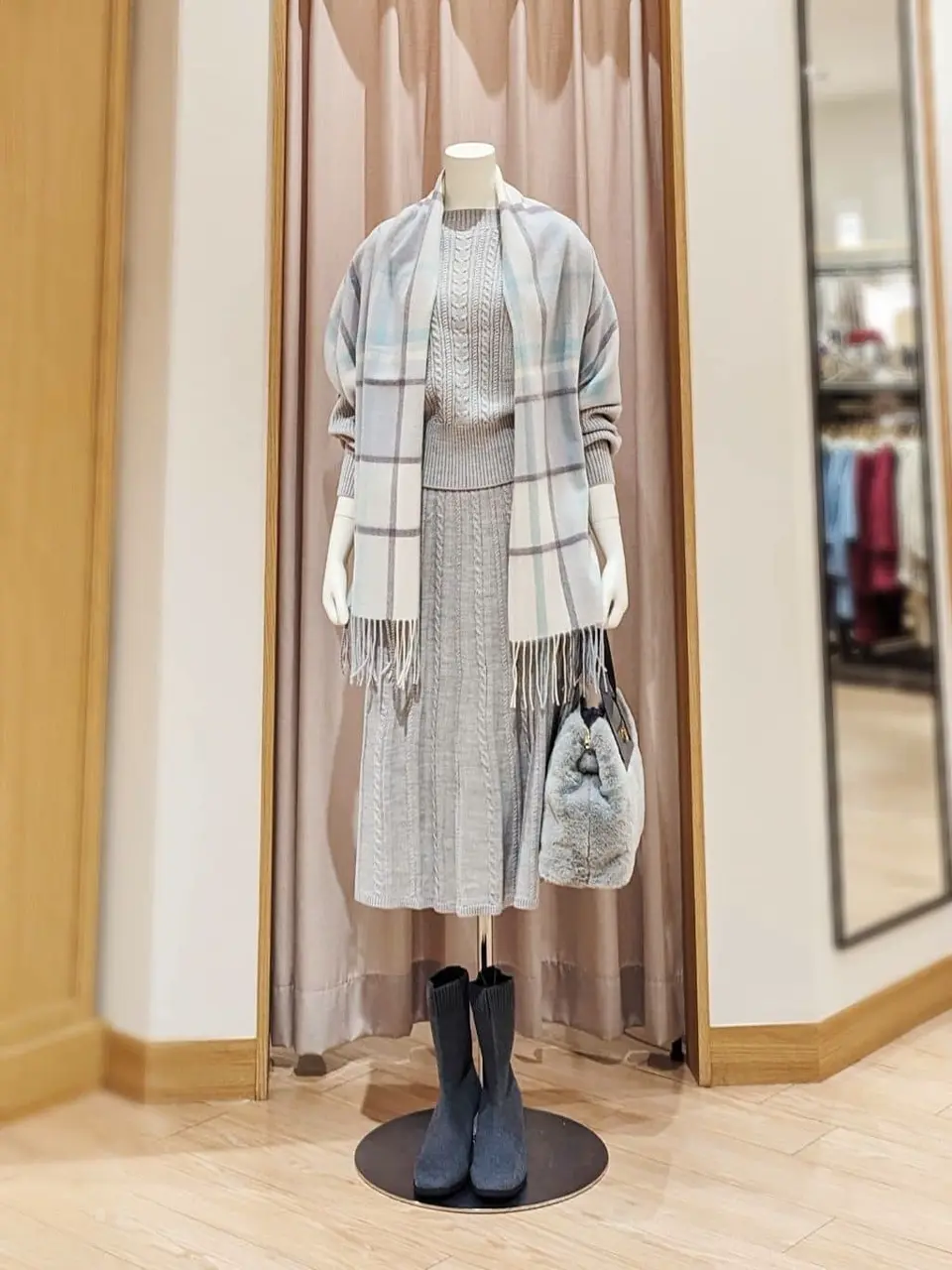 ANY SIS 岩田 コーディネート画像