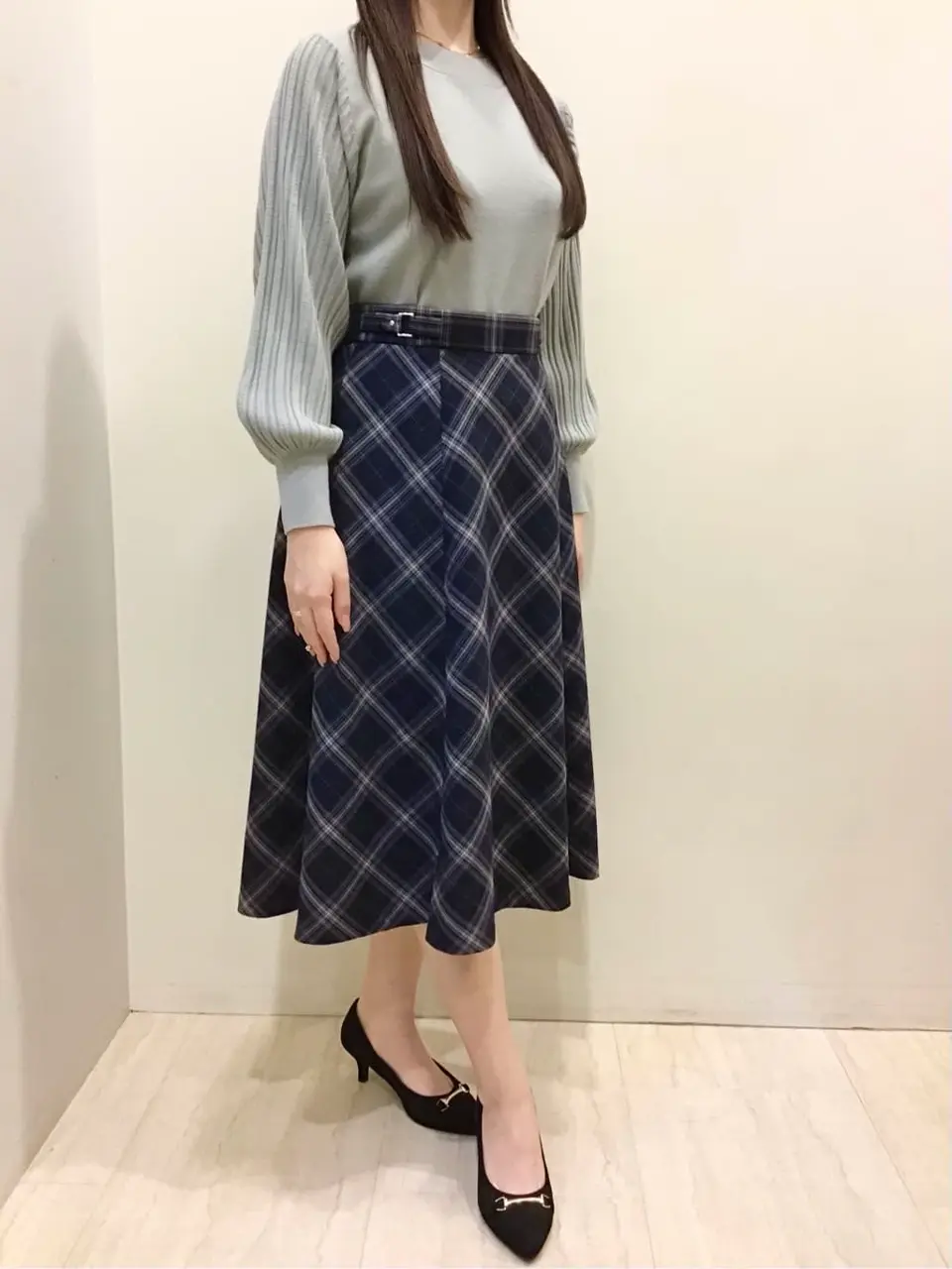 ANY SIS スタッフ コーディネート画像