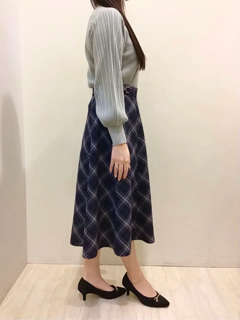 ANY SIS スタッフ コーディネート画像