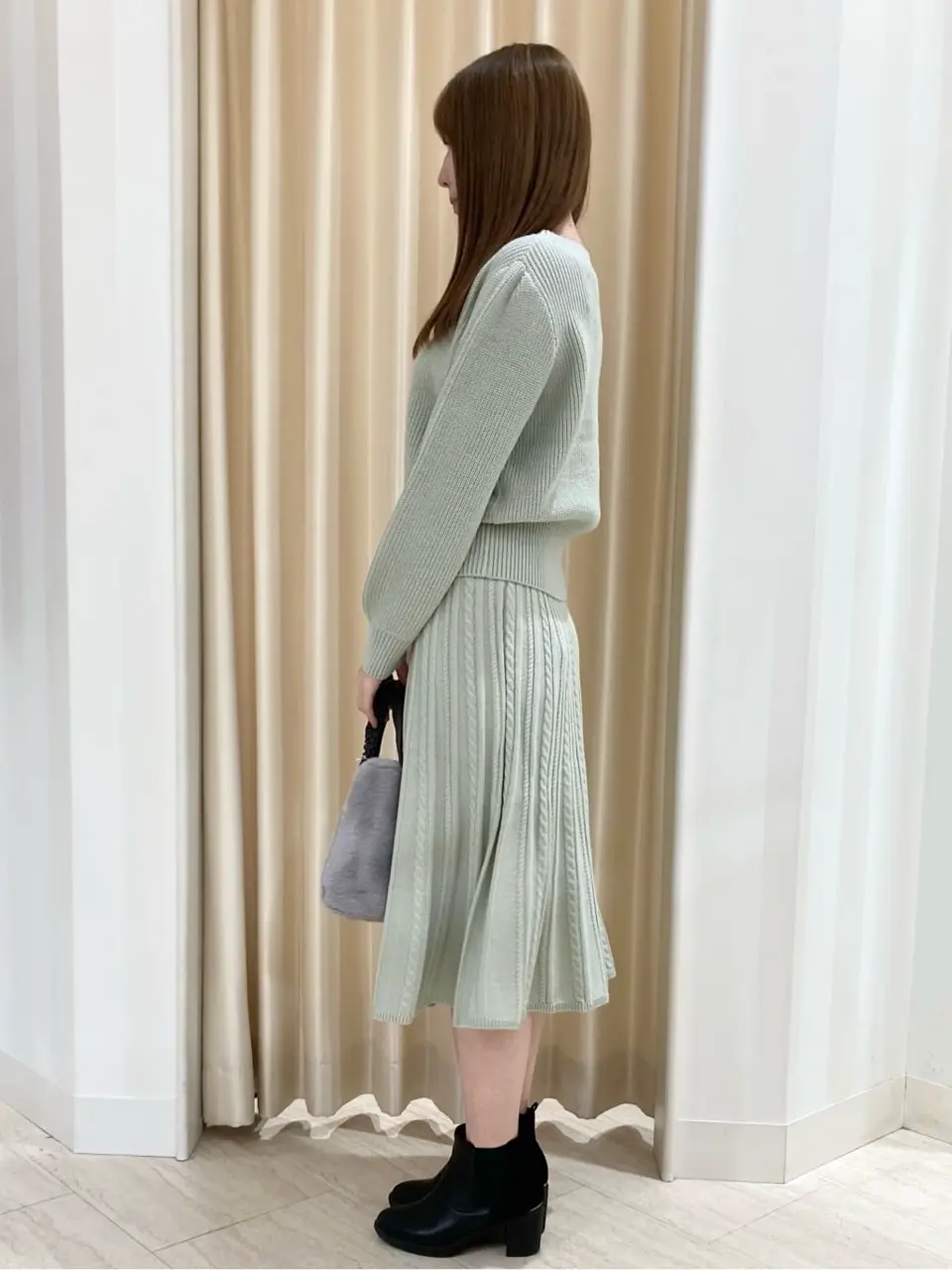 ANY SIS 伊藤 コーディネート画像